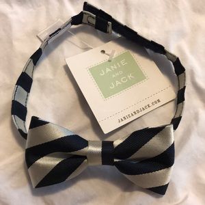 NWT Janie and Jack Navy /silver boy’s bow tie